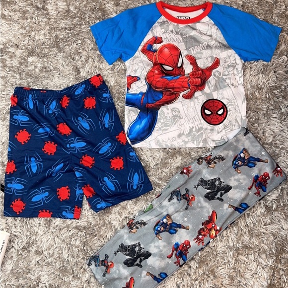 COPY - 3 piece pjs marvel shorts shirt and pants size 8 - Picture 9 of 10